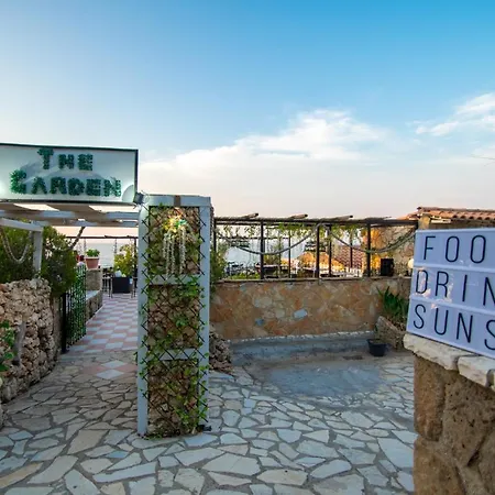Agoulos Aparthotel