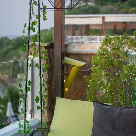 アパートホテル Agoulos 3*