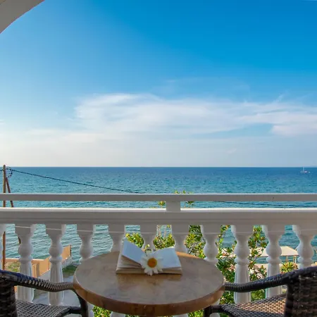 Agoulos アパートホテル アルガッシ