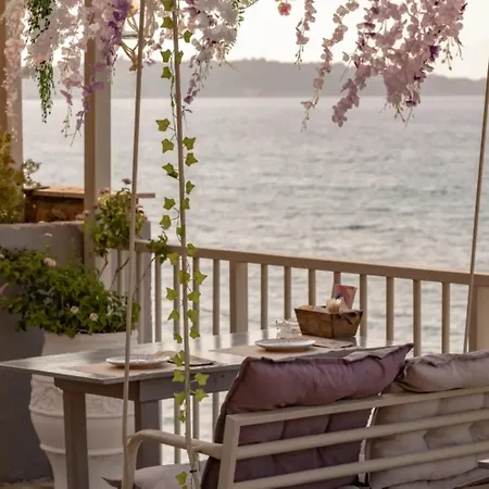 Agoulos Aparthotel 3*